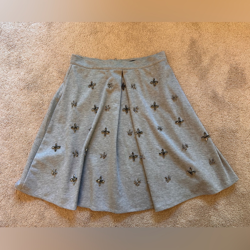 Romeo & Juliet Couture Gray Embellished Skirt - M